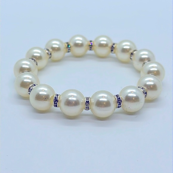 Handmade pearl bead bracelet - Picture 2 of 2